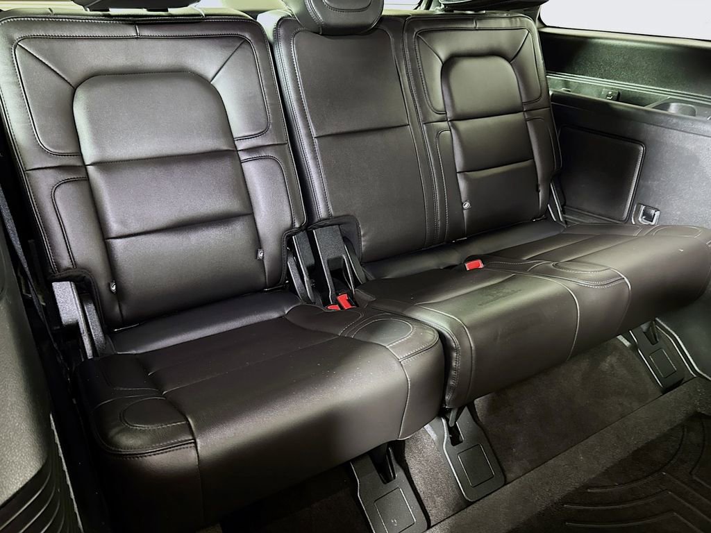 Used 2018 Lincoln Navigator Premiere RWD image 26