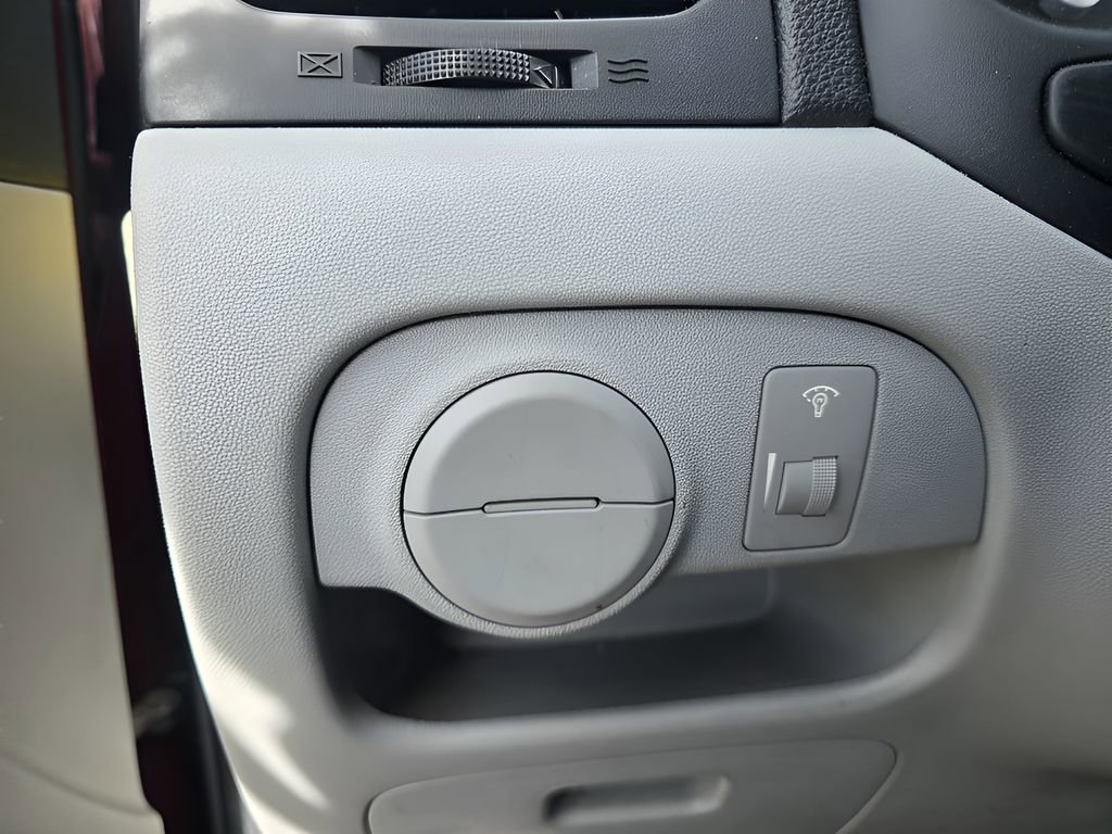 Used 2010 Hyundai Accent GLS image 17