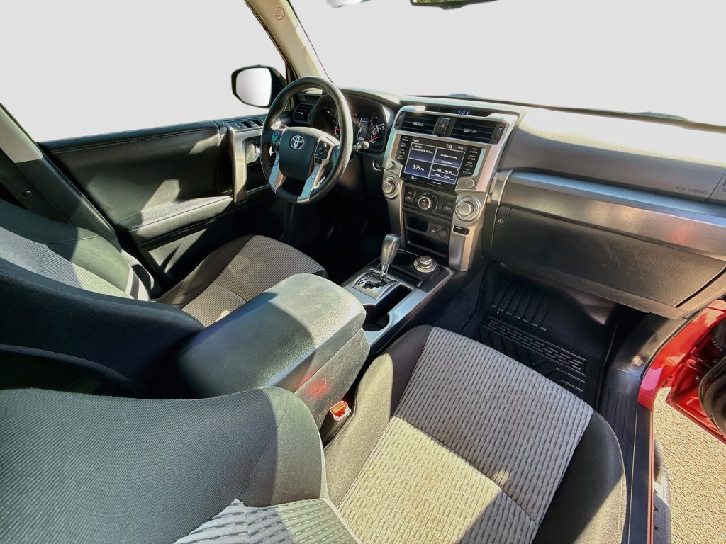 Used 2021 Toyota 4Runner SR5 AWD/4WD image 30