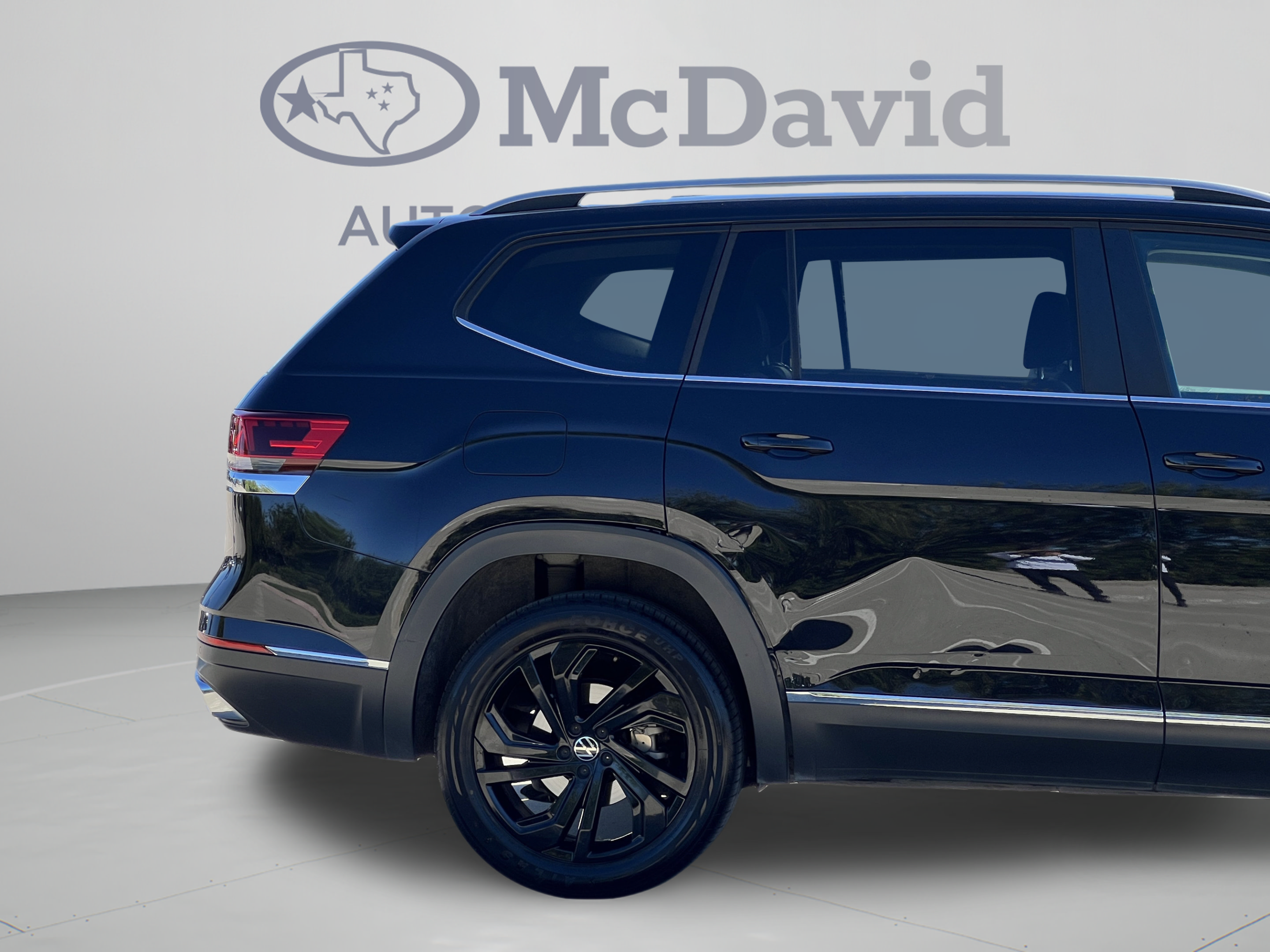 Used 2021 Volkswagen Atlas SEL FWD image 30