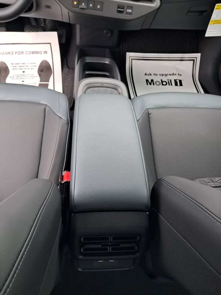 New 2026 Nissan Leaf SV+ w/ Floor Mat Package (SV+) FWD image 27