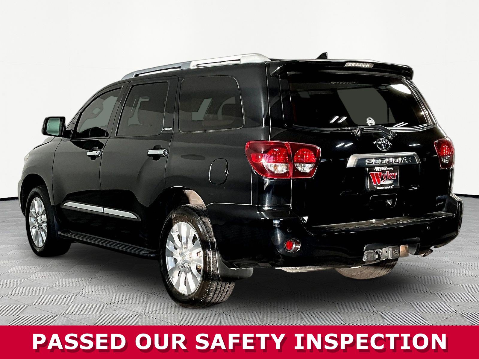Used 2020 Toyota Sequoia Platinum w/ Preferred Accessory Package AWD/4WD image 4