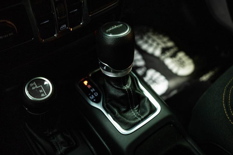 Used 2025 Jeep Gladiator Sport image 17