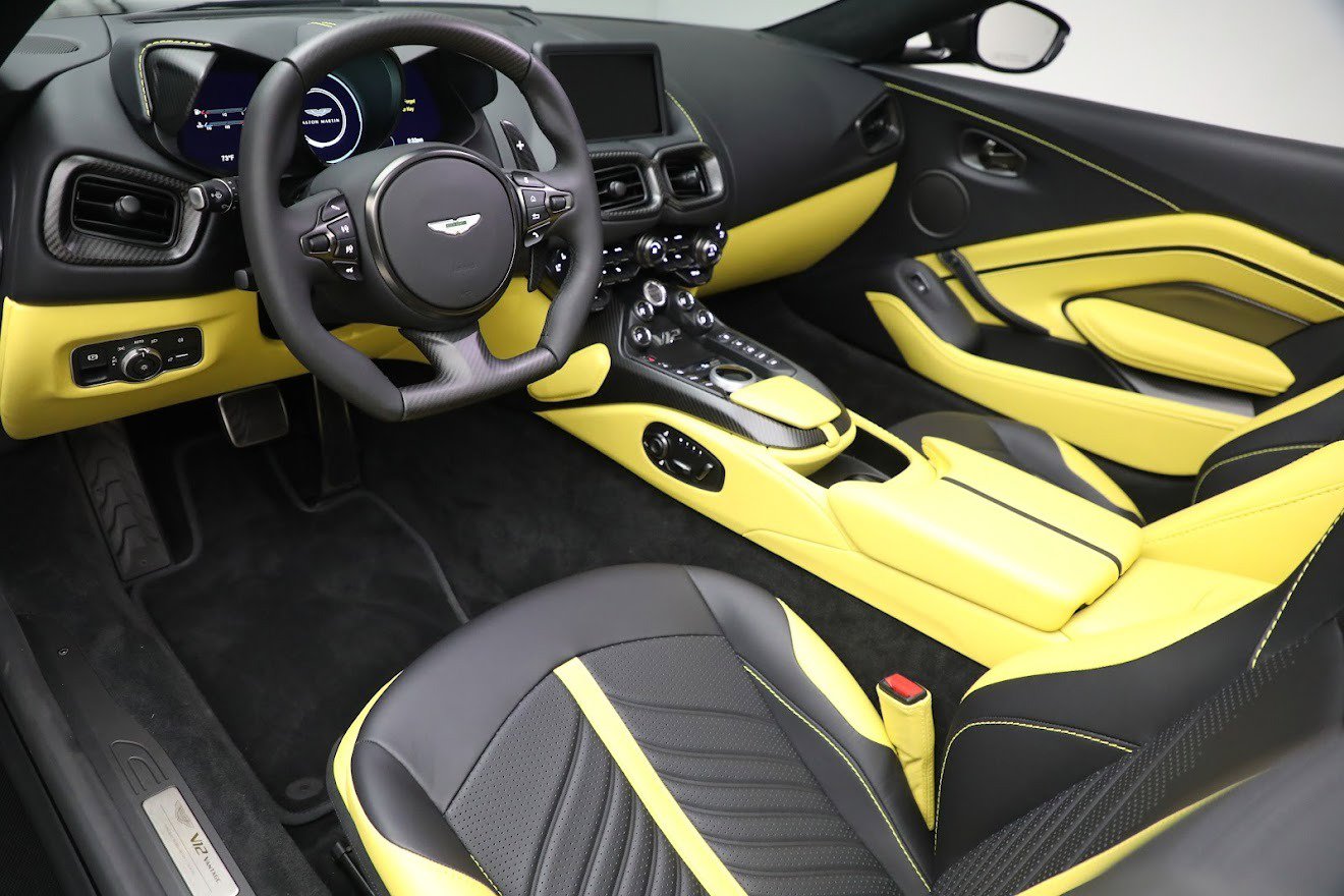 Used 2023 Aston Martin V12 Vantage Roadster image 19