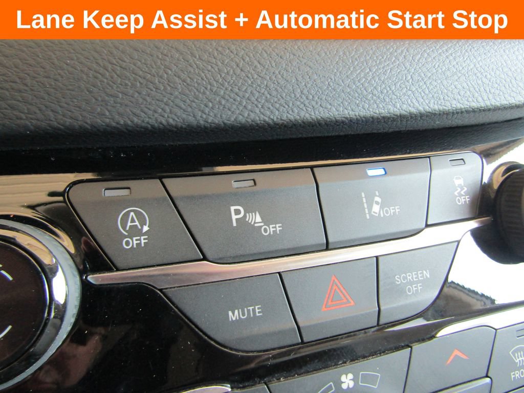 Used 2021 Chrysler Pacifica Touring-L FWD image 17