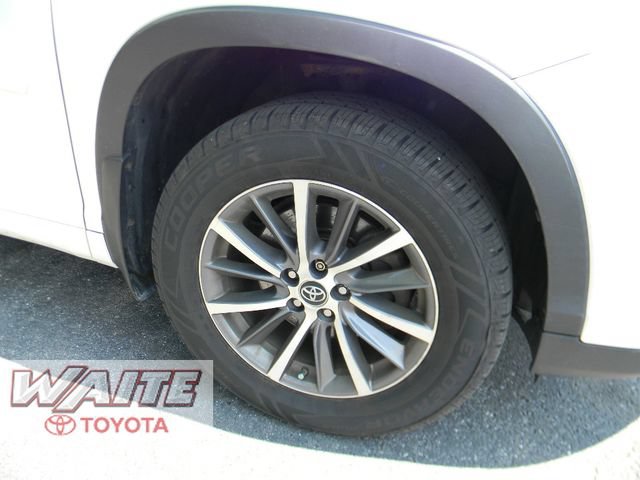 Used 2018 Toyota Highlander XLE AWD/4WD image 6