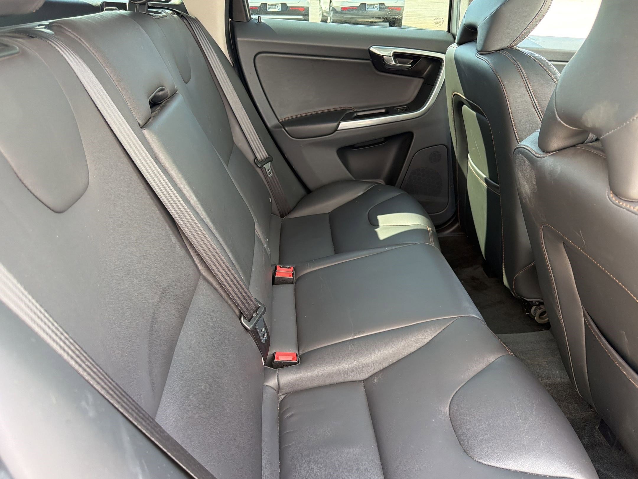 Used 2017 Volvo XC60 T6 Dynamic w/ Climate Package AWD/4WD image 29