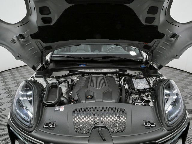 New 2026 Porsche Macan image 35