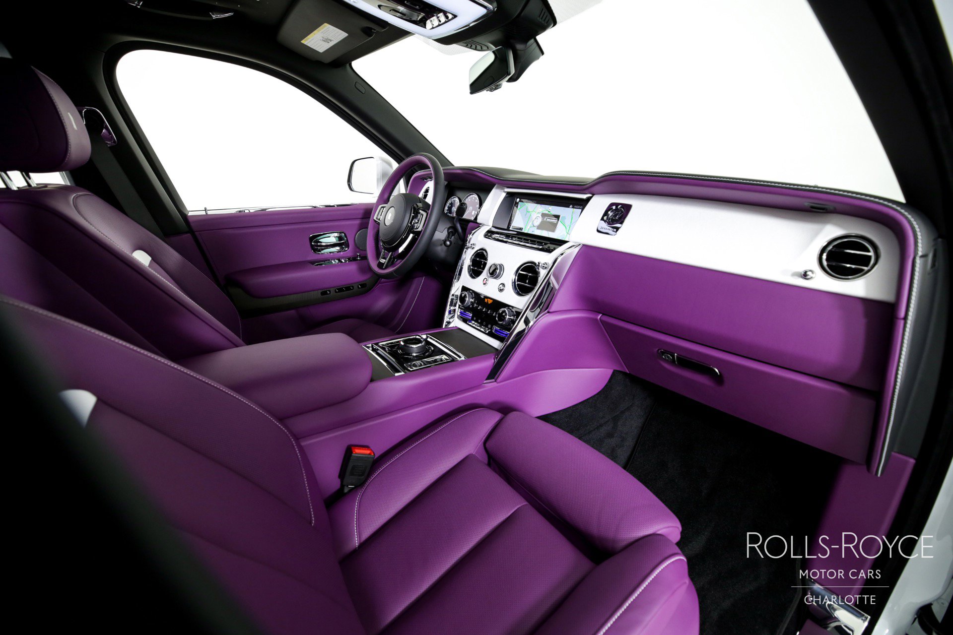 Used 2024 Rolls-Royce Cullinan image 28