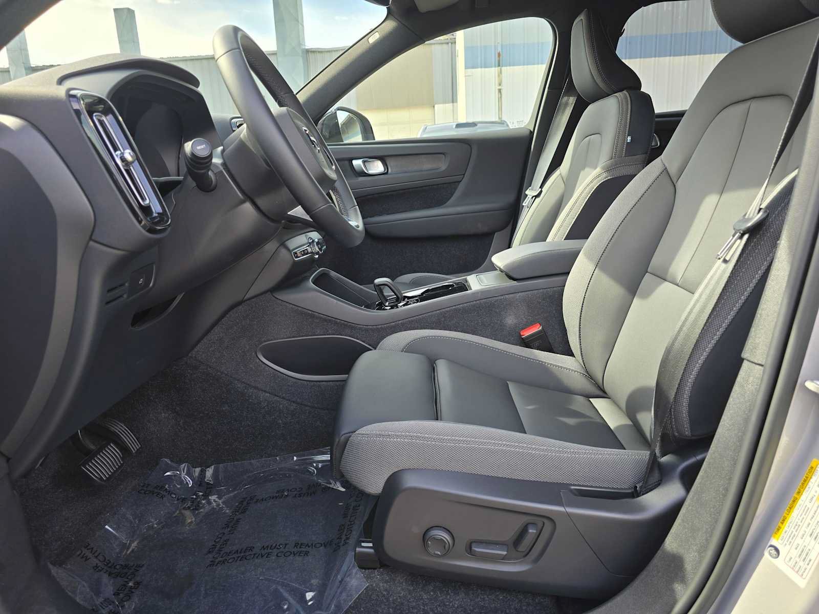 Certified 2023 Volvo XC40 Recharge Core w/ Protection Package Premier AWD/4WD image 21