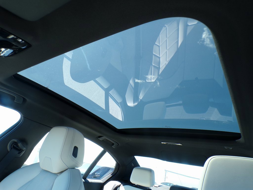 Certified 2025 BMW i5 xDrive40 w/ M Sport Package image 14