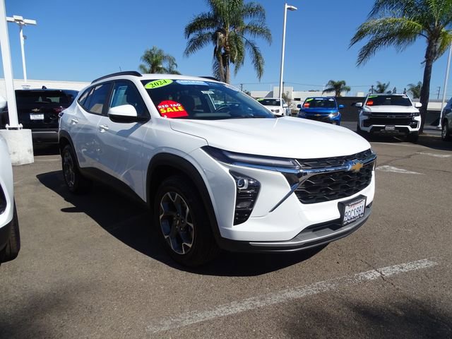 Certified 2024 Chevrolet Trax LT w/ Driver Confidence Package image 5
