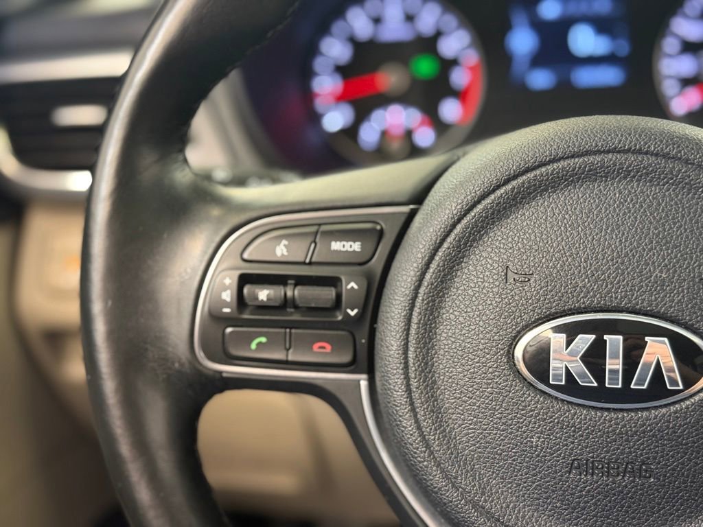 Used 2017 Kia Optima EX w/ Premium Package image 9
