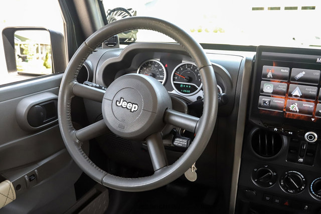 Used 2010 Jeep Wrangler Unlimited Rubicon w/ Dual Top Group AWD/4WD image 62