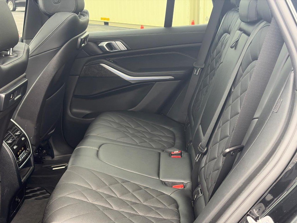 Used 2023 BMW X5 xDrive40i w/ Premium Package AWD/4WD image 11