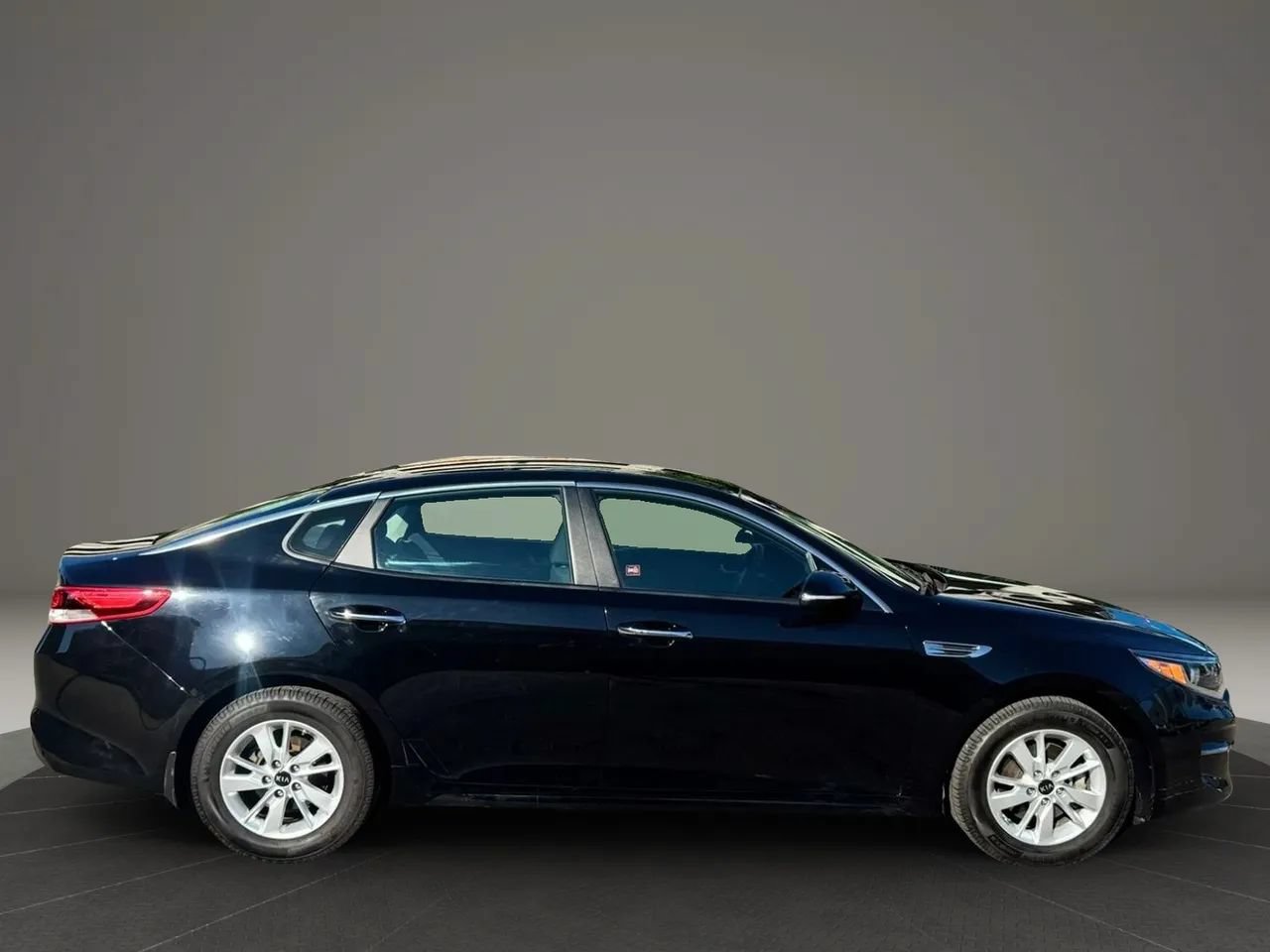 Used 2016 Kia Optima LX FWD image 7