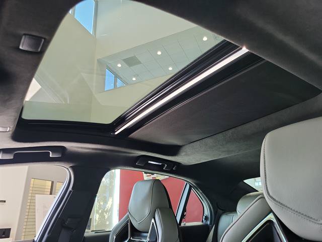 Used 2017 Cadillac CTS V w/ Carbon Fiber Package RWD image 34
