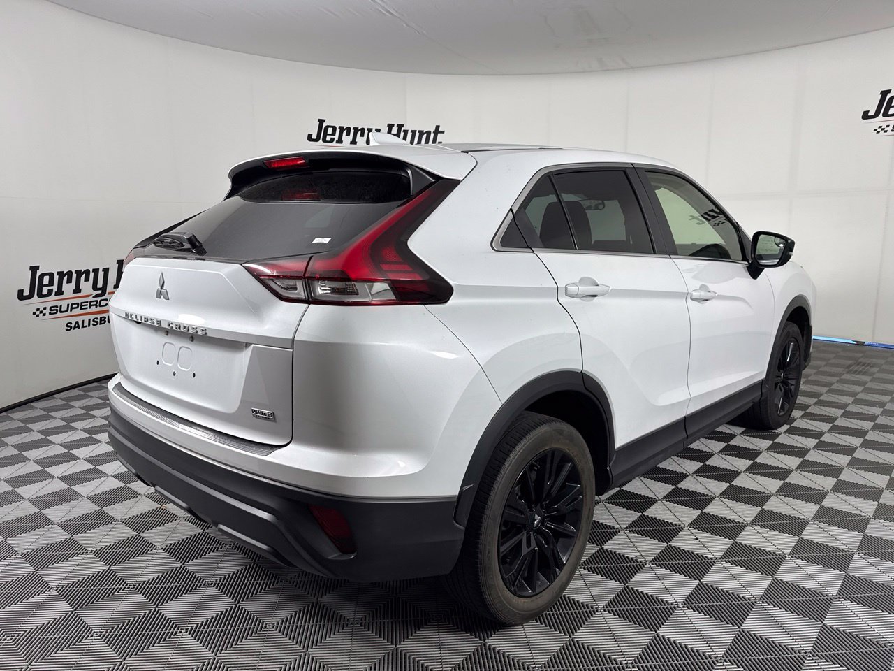 Used 2023 Mitsubishi Eclipse Cross LE AWD/4WD image 6