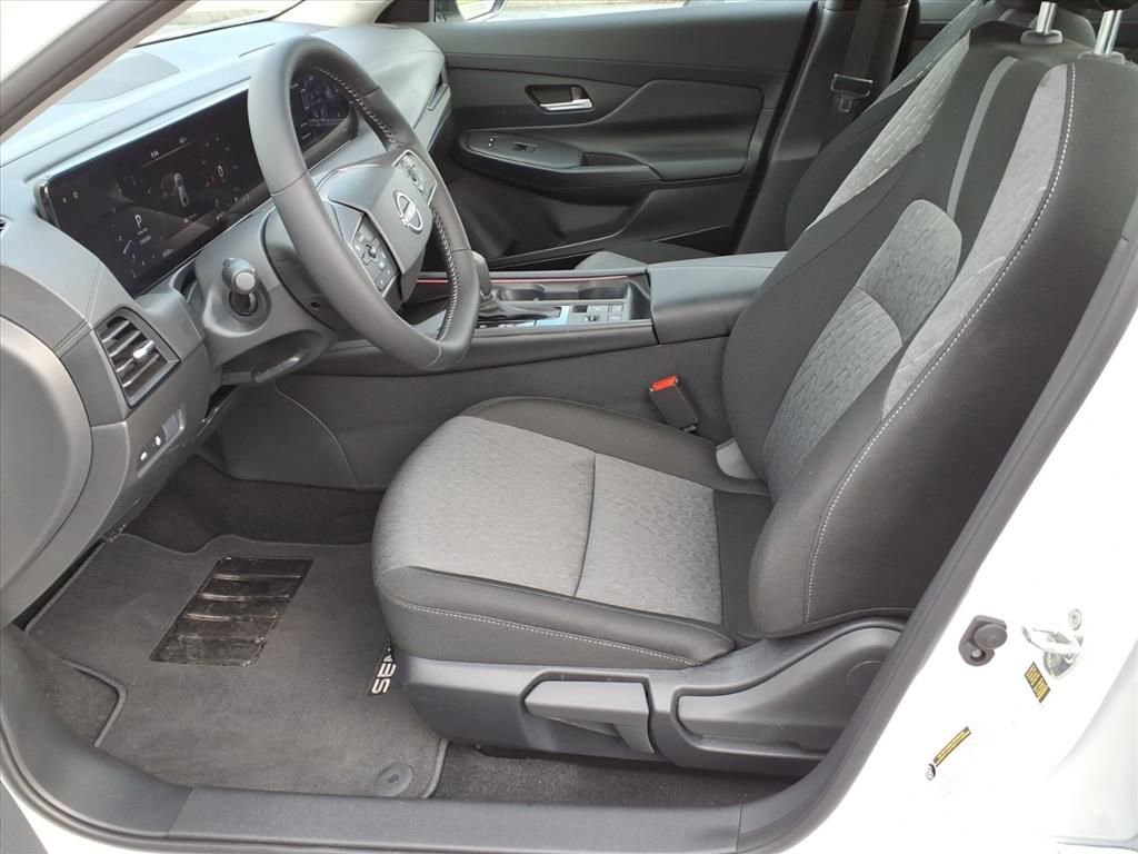 Used 2026 Nissan Sentra SV w/ SV Convenience Package FWD image 12