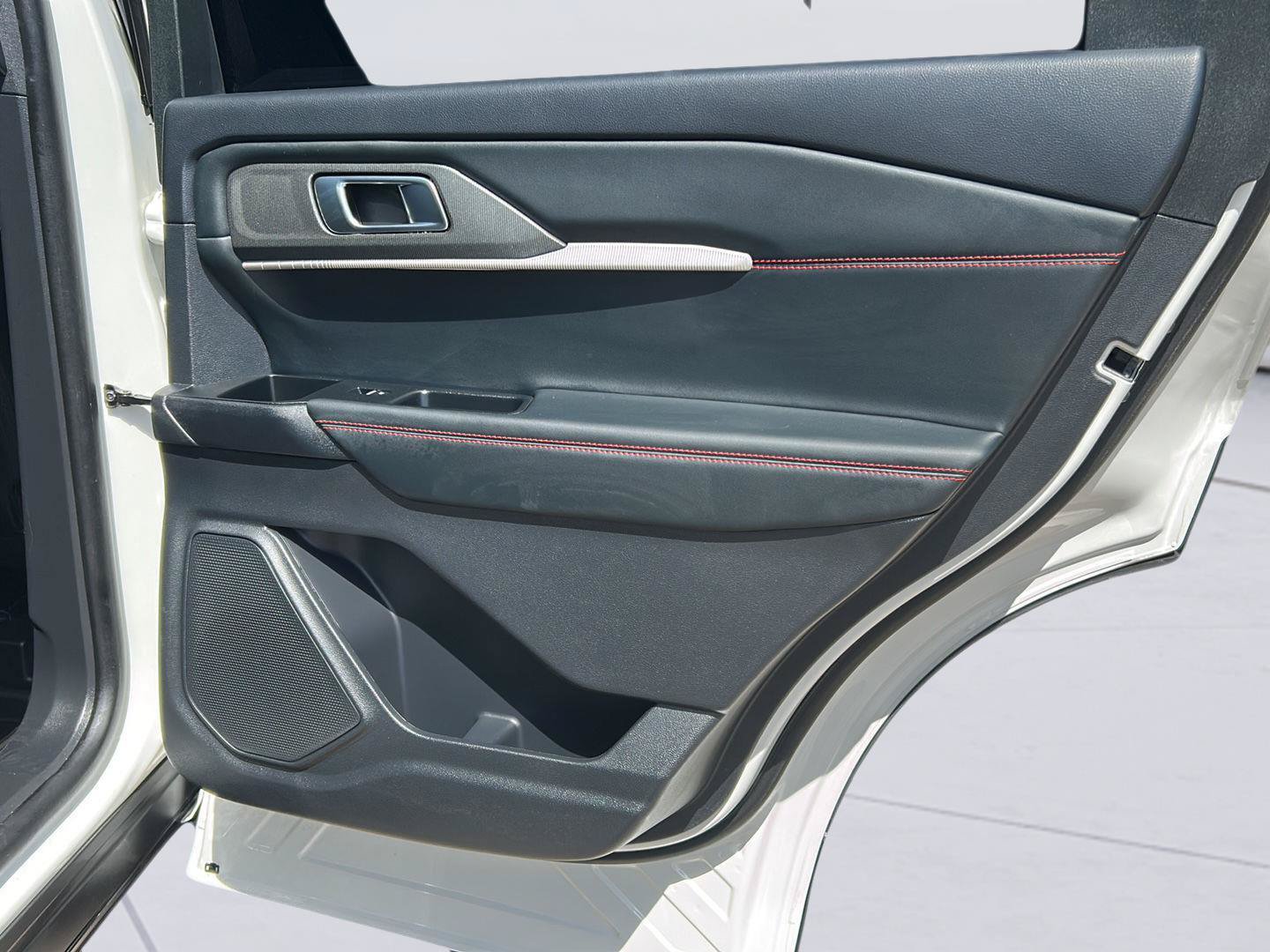 Certified 2025 Ford Explorer ST AWD/4WD image 22