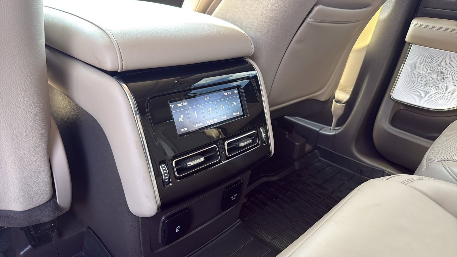 Used 2021 Lincoln Aviator Reserve w/ Equipment Group 202A AWD/4WD image 27