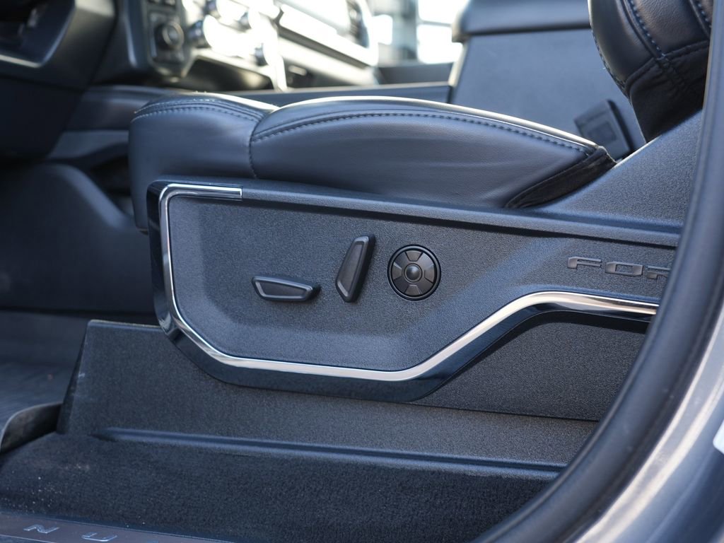 Used 2025 Ford F350 Platinum image 17