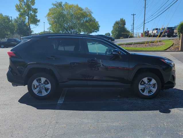 Used 2025 Toyota RAV4 XLE FWD image 4