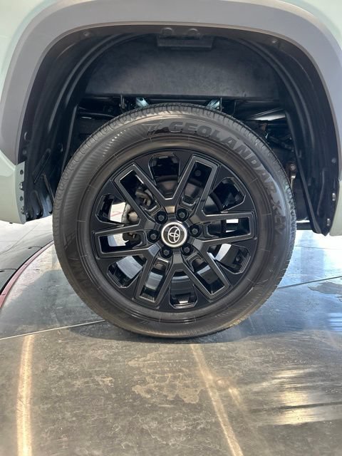 Used 2024 Toyota Tundra Limited AWD/4WD image 18