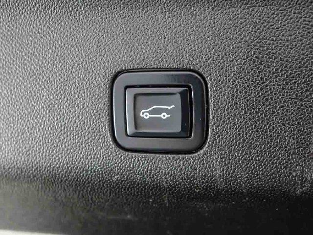 Used 2022 Chevrolet Tahoe LT w/ Luxury Package AWD/4WD image 35