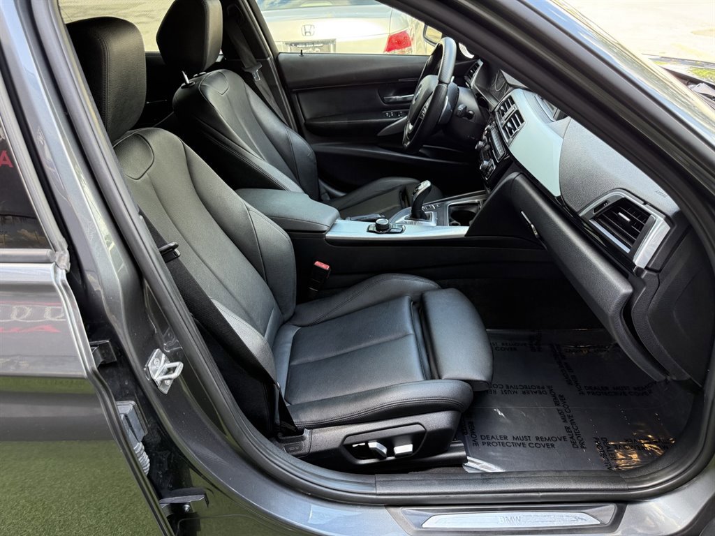Used 2016 BMW 328i Sedan w/ Driver Assistance Package image 19