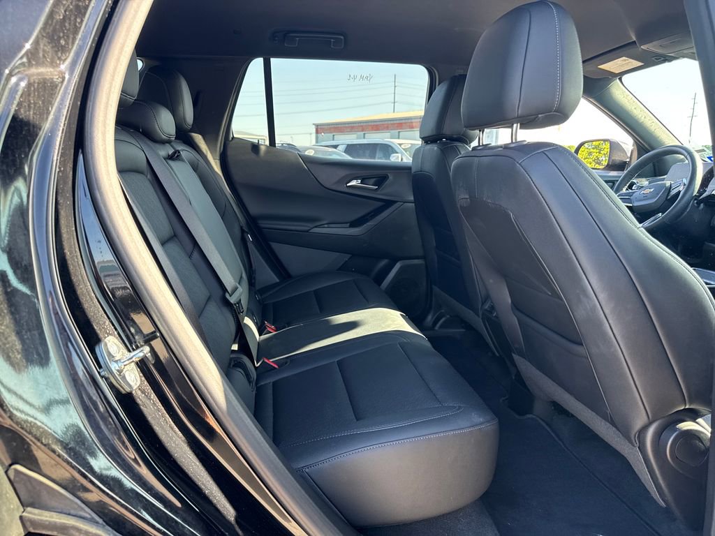 Used 2026 Chevrolet Equinox LT w/ Convenience Package II FWD image 11