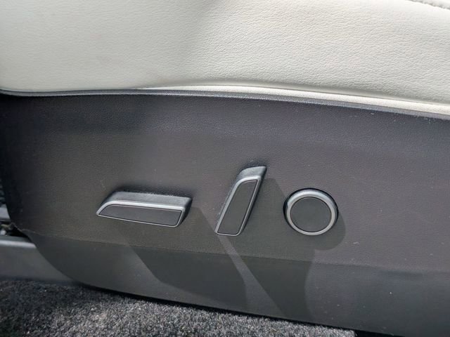 Used 2022 Tesla Model Y Performance AWD/4WD image 23