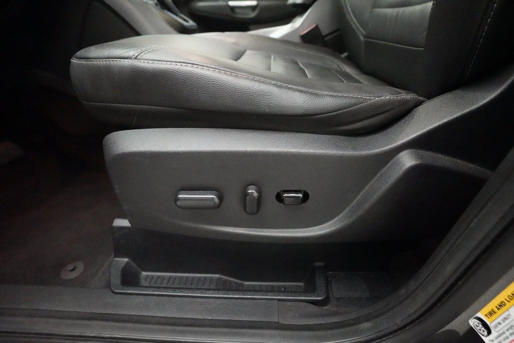 Used 2016 Ford Escape SE w/ SE Leather Comfort Package image 30