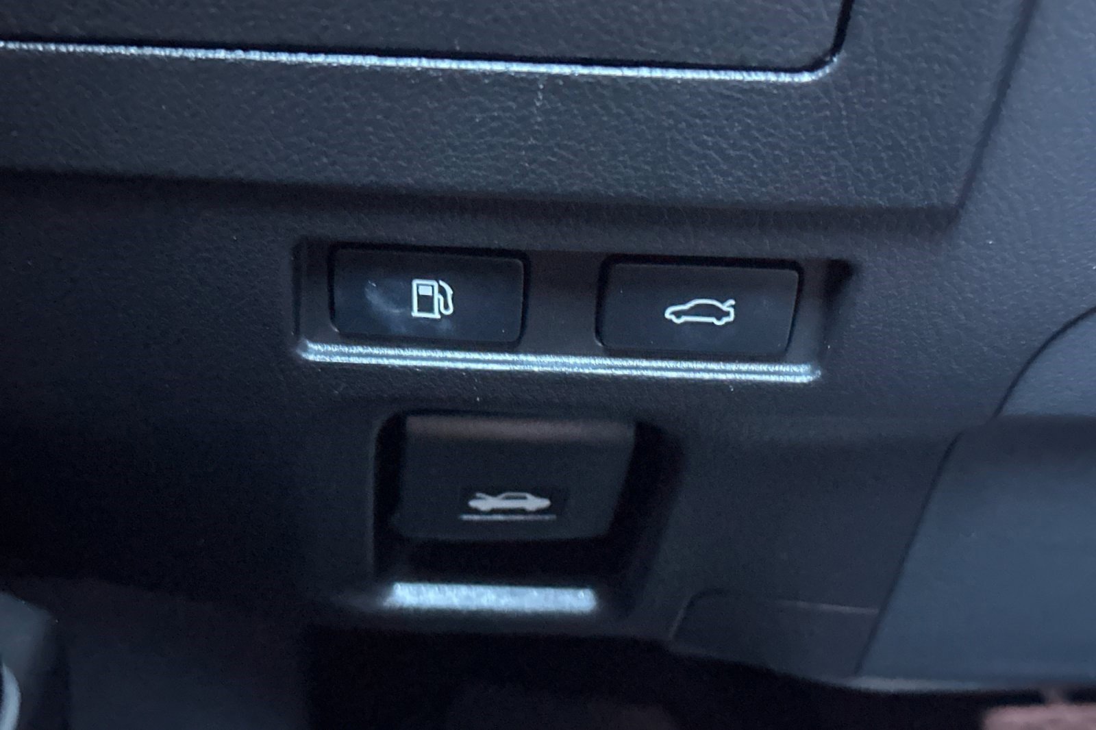 Used 2024 Lexus ES 300h w/ Premium Package image 33