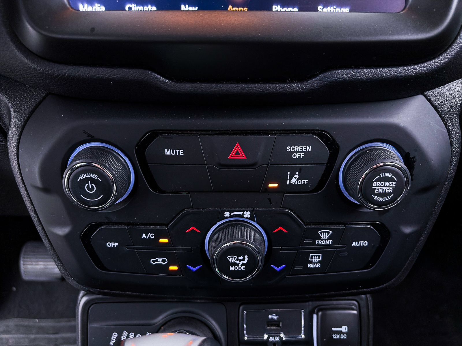 Used 2023 Jeep Renegade Trailhawk AWD/4WD image 21