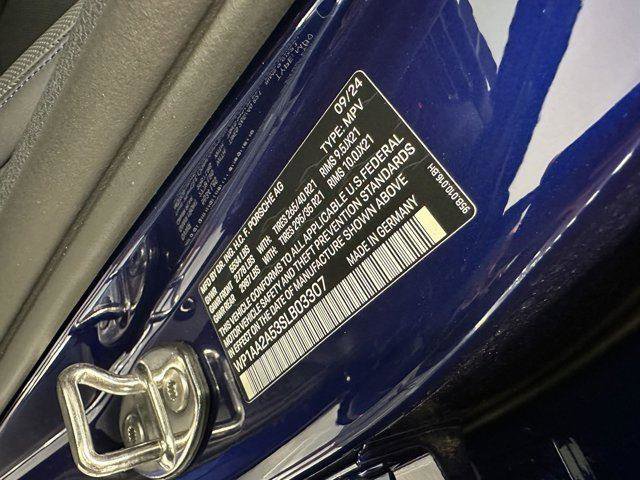 New 2025 Porsche Macan image 18