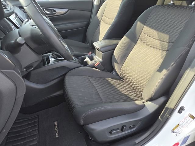 Used 2020 Nissan Rogue SV image 31