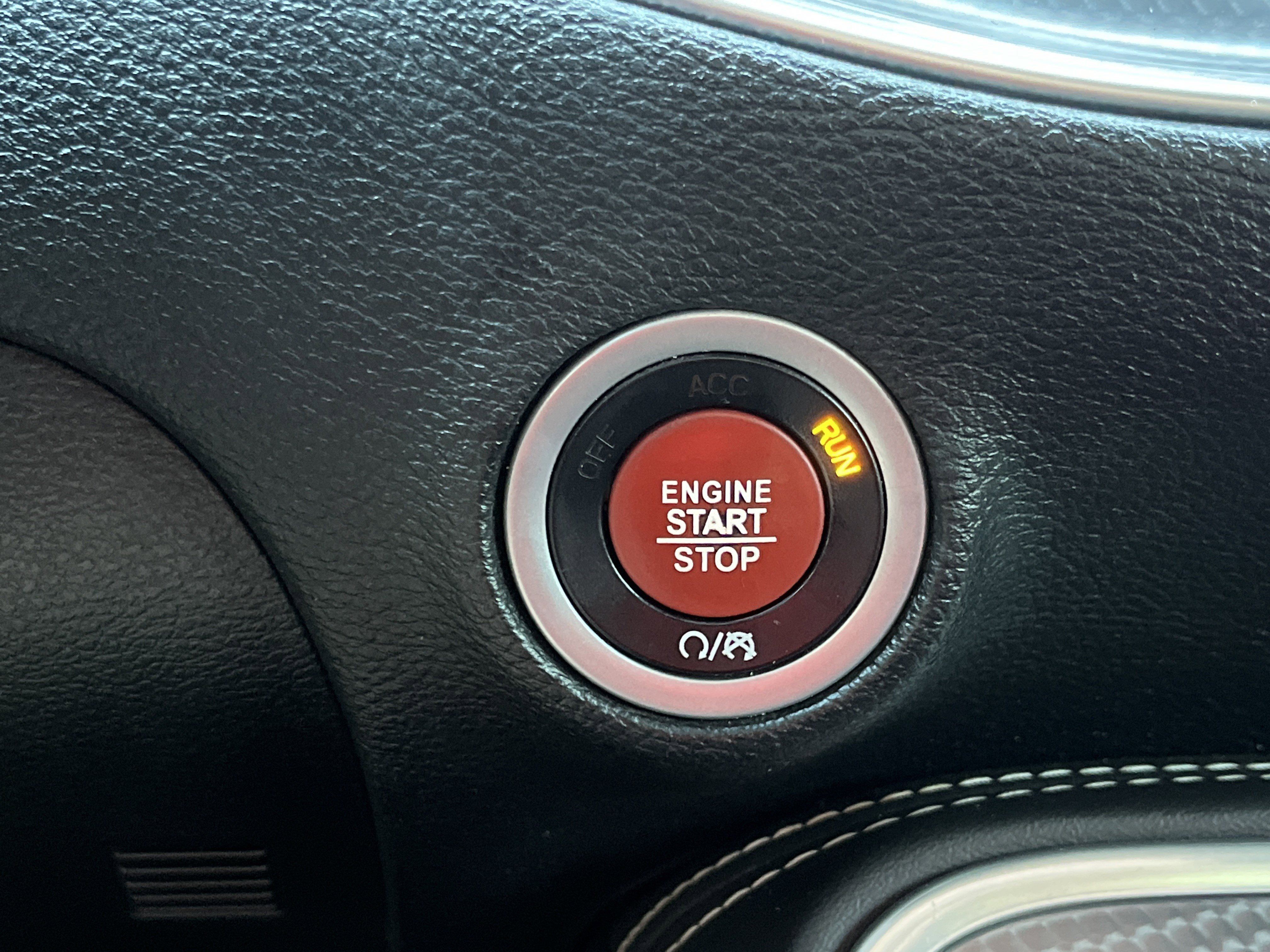 Used 2019 Dodge Challenger SRT Hellcat Redeye image 9