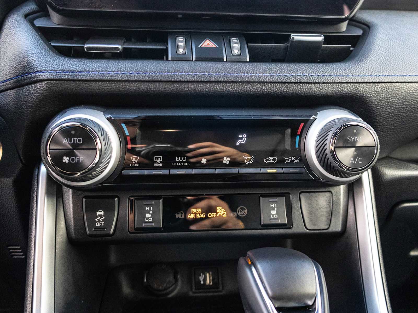 Used 2025 Toyota RAV4 XSE image 28