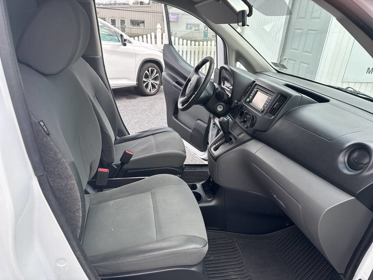 Used 2017 Nissan NV200 SV w/ Technology Package image 12