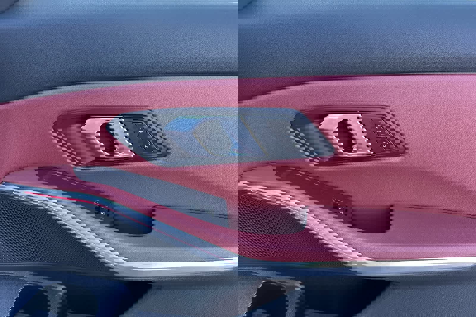 Used 2025 BMW 330i Sedan image 18