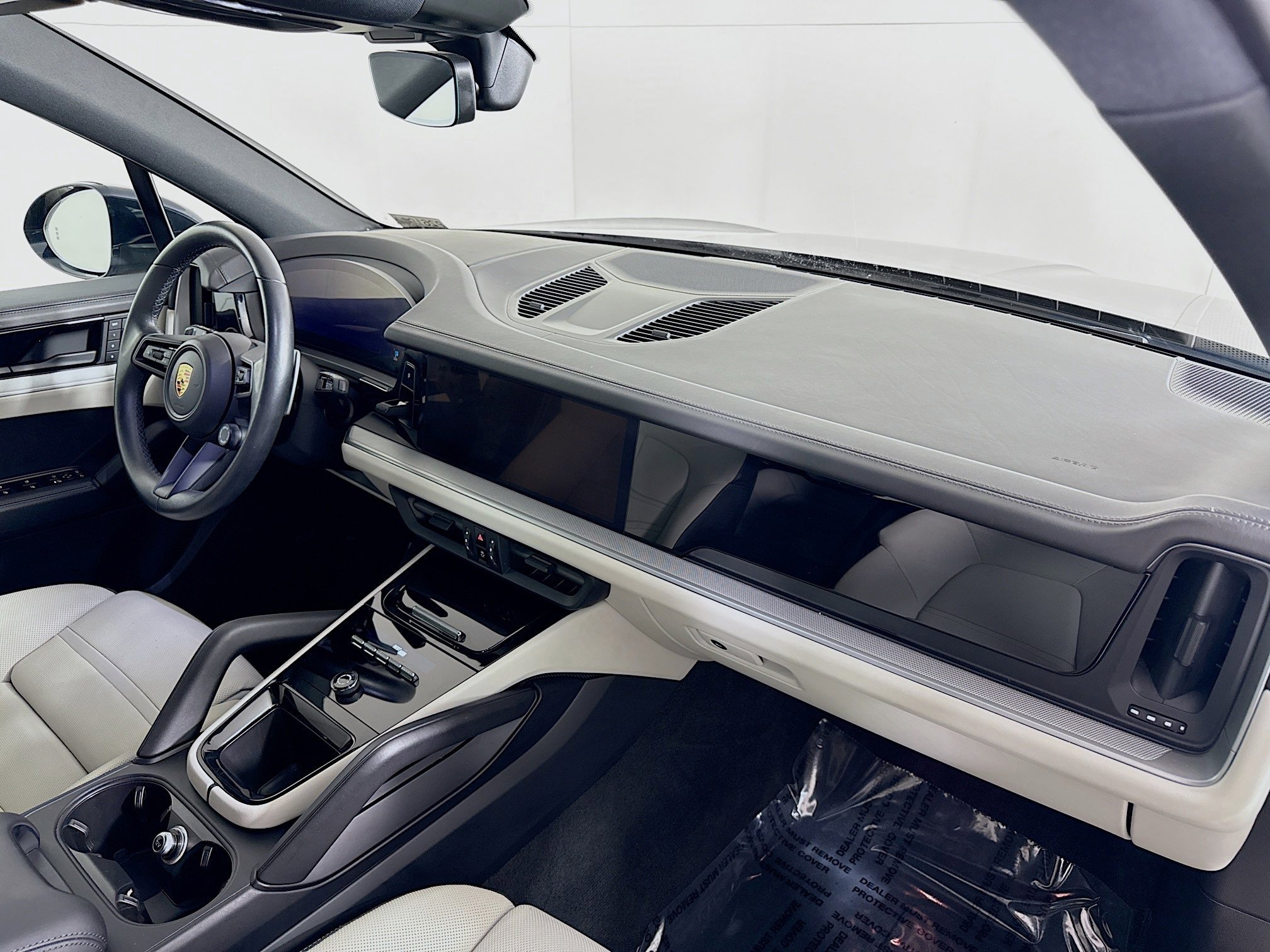 Certified 2024 Porsche Cayenne S image 29