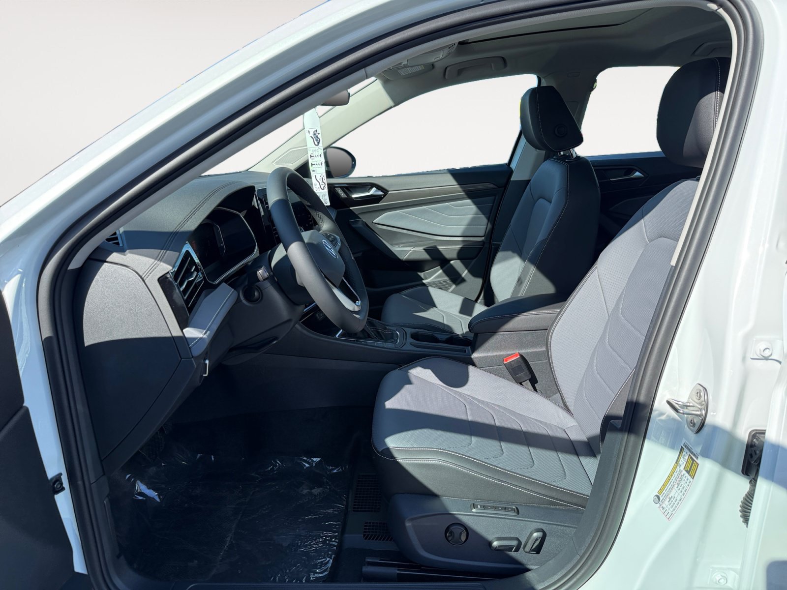 New 2027 Volkswagen Jetta SE FWD image 10
