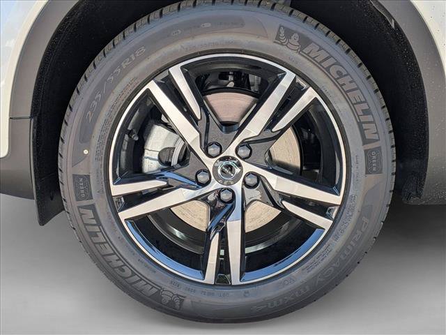 New 2026 Volvo XC40 B5 Core w/ Climate Package AWD/4WD image 10