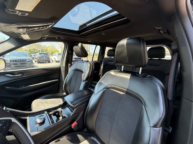 Used 2024 Jeep Grand Cherokee Altitude AWD/4WD image 29