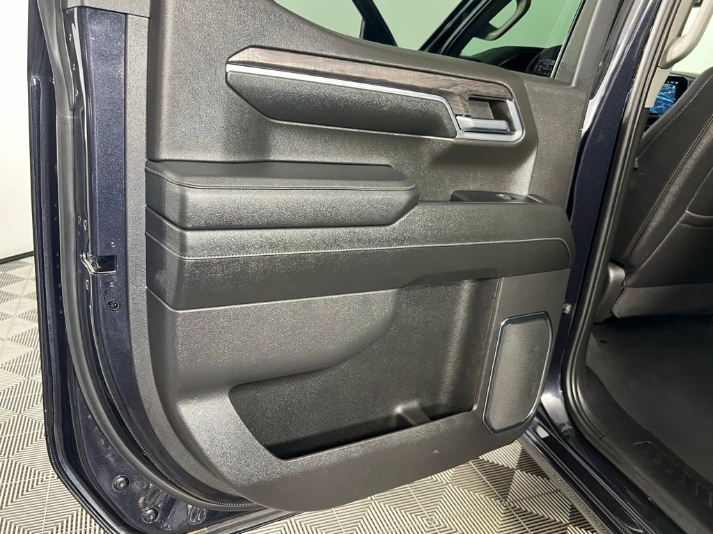 Used 2024 Chevrolet Silverado 1500 LTZ image 25