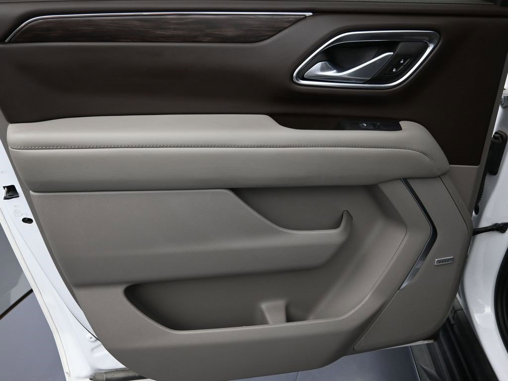 Used 2024 Chevrolet Suburban LT image 20