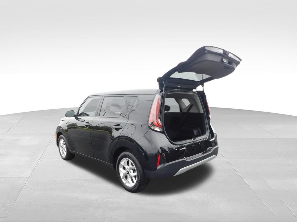 Used 2025 Kia Soul LX w/ LX Technology Package FWD image 20