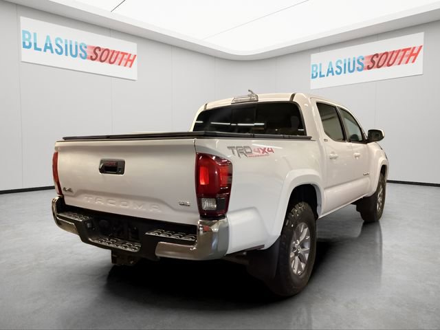 Used 2019 Toyota Tacoma SR5 AWD/4WD image 3
