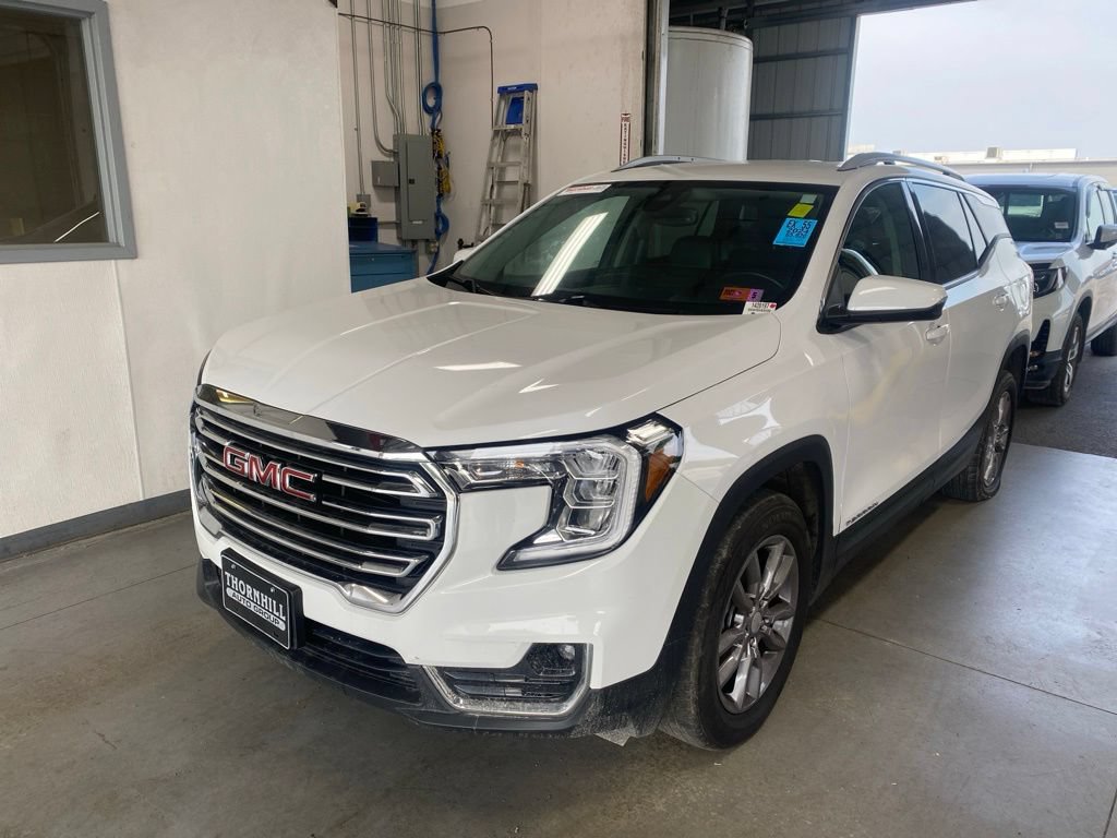 Used 2024 GMC Terrain SLT AWD/4WD image 2
